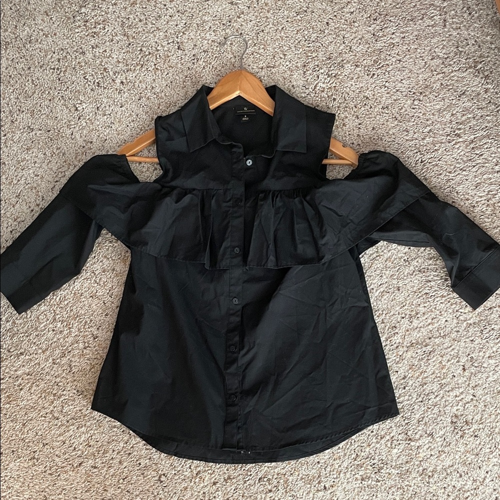 Worthington Elegant Black cold shoulder blouse with ruffles